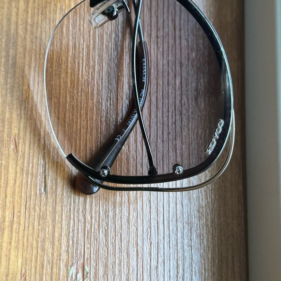 Coach sunglasses with case - Picture 9 of 10